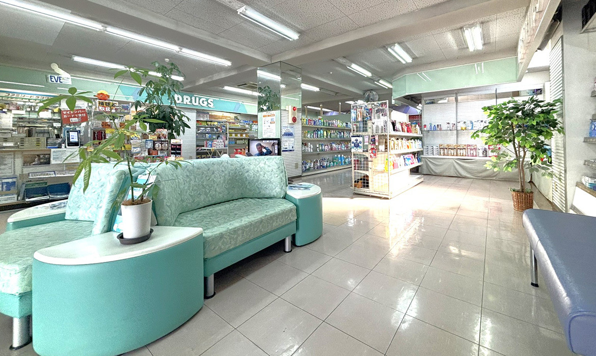 株式会社 高橋薬局内観